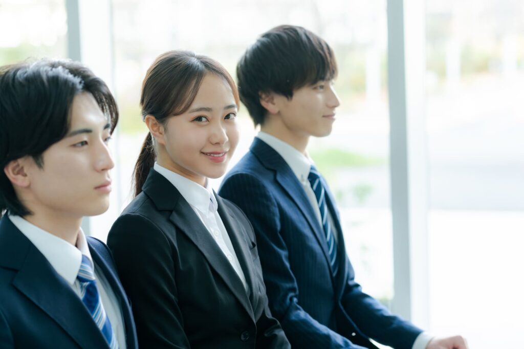 自信をもって面接に挑む女性